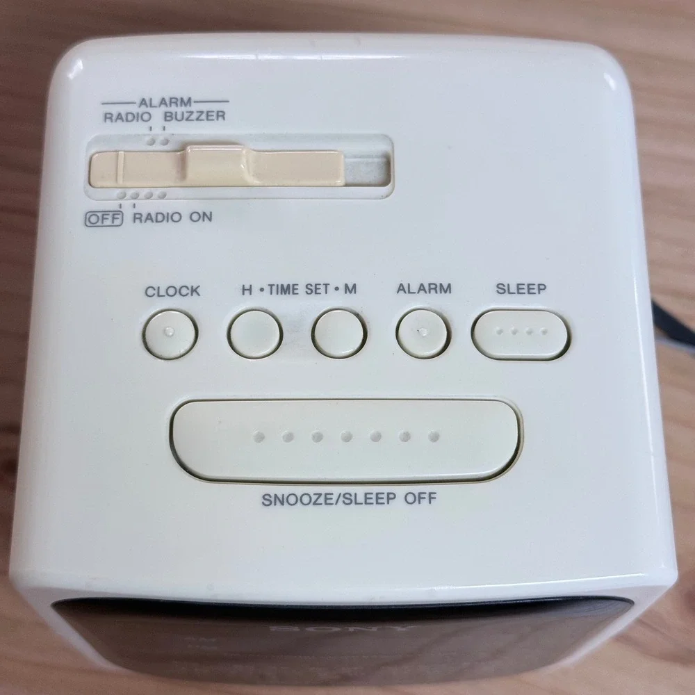 Sony Dream Machine ICF-C122 AM/FM Digital Clock Radio Vintage White Cube
